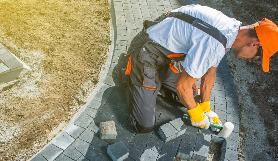 Jaką kostkę brukową wybrać – poradnik przedzakupowy